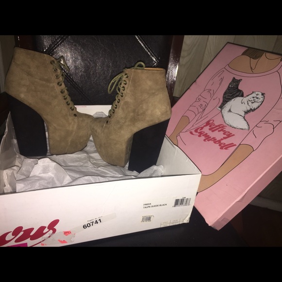 Jeffrey Campbell Freda Taupe Suede boots size 6. - Picture 5 of 8